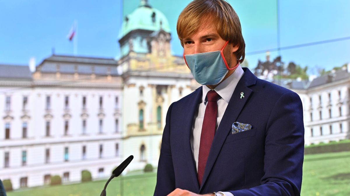 Koronavirus jako „suvenýr“ si přivezlo už 16 Čechů